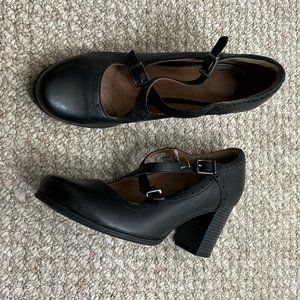 Clarks black heels strappy Mary Jane size 9